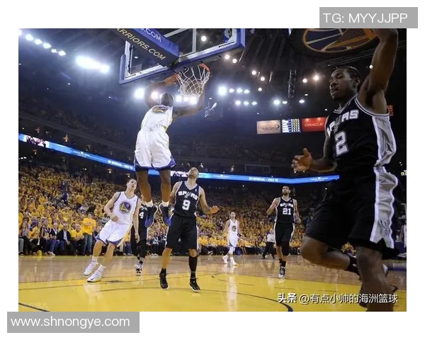 2015年小牛与马刺季后赛第三场激战回顾与精彩瞬间分析